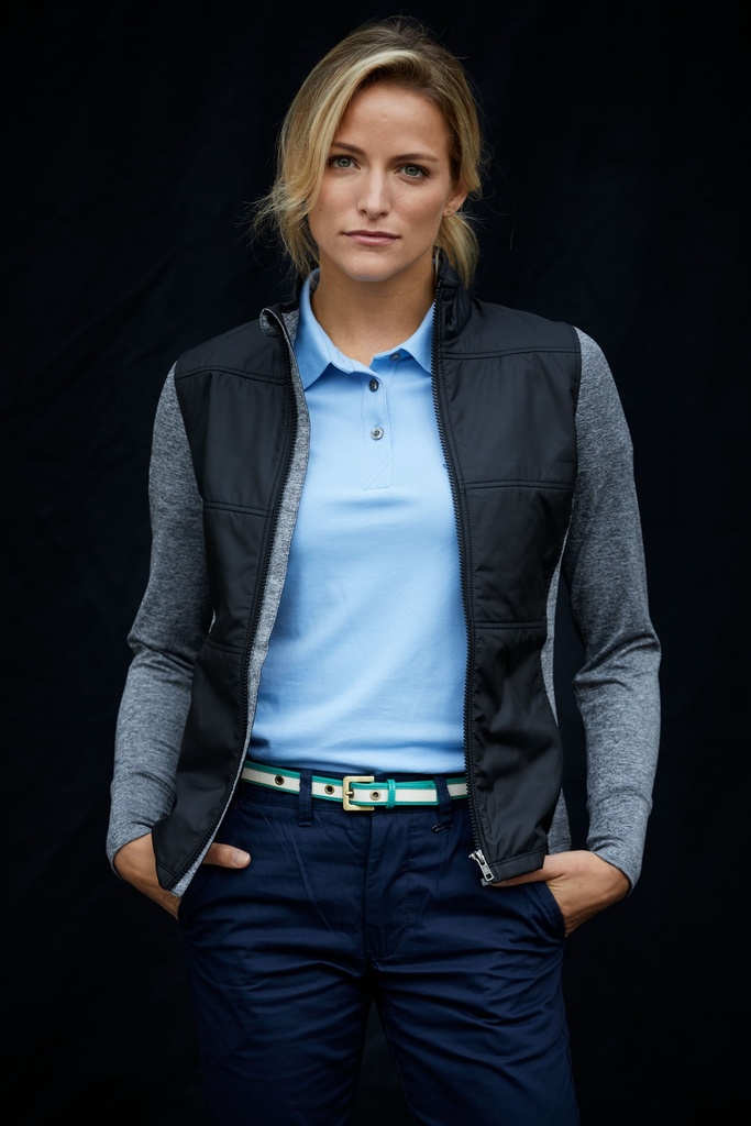 Black - Lifestyle Image 2