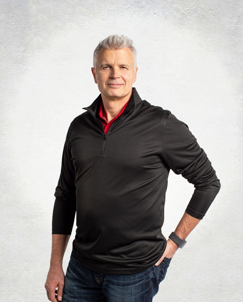 Black - Lifestyle Image 1